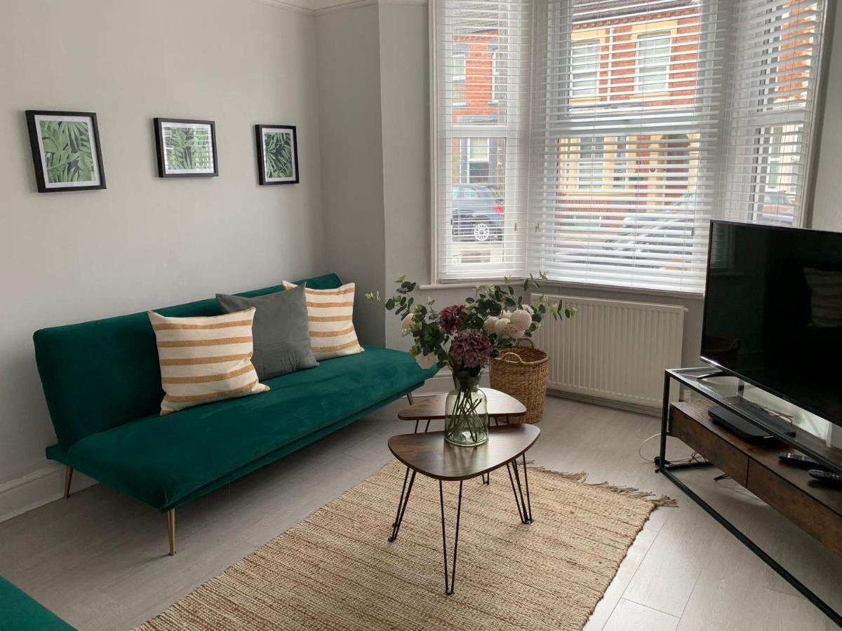 House Of Cosy Dots Villa Northampton Bagian luar foto