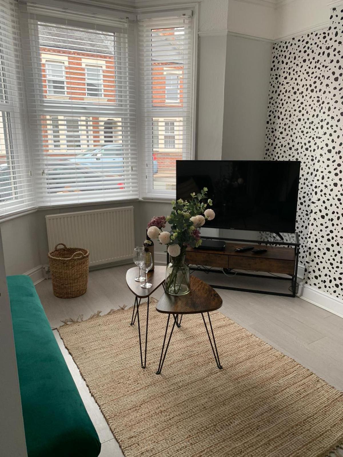House Of Cosy Dots Villa Northampton Ruang foto